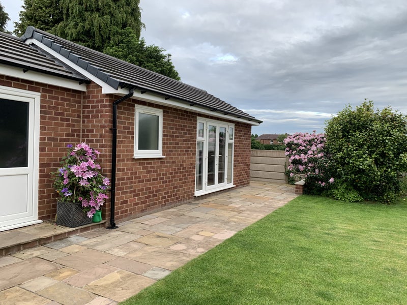 Photo 1: Garden room