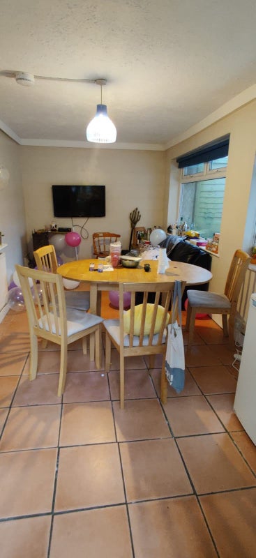 Photo 2: Lounge diner