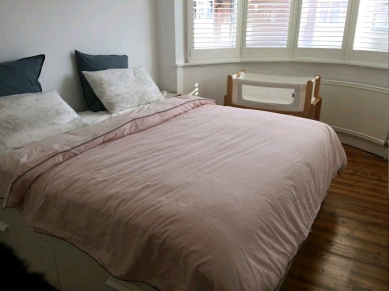 Photo 1: Bedroom