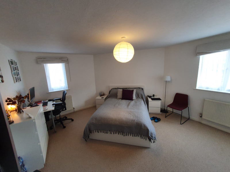 Photo 1: Room when I had lovely clean and homely flatmates!