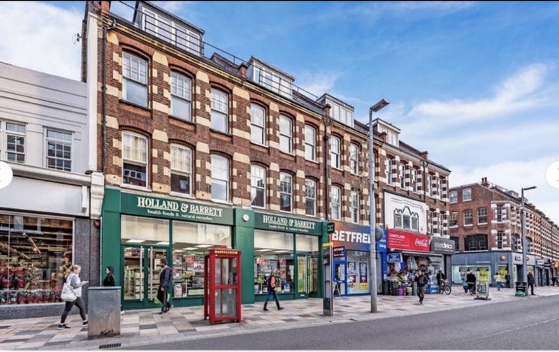 'Double Room in Clapham Junction' Room to Rent from SpareRoom