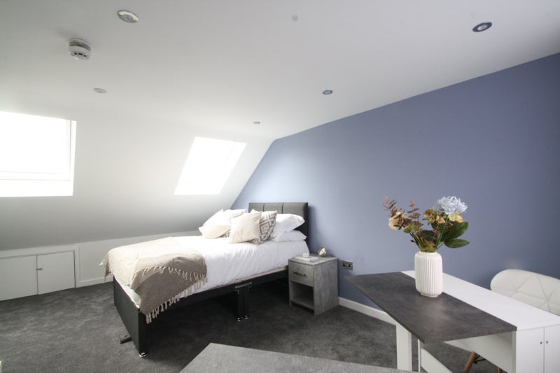 'A stunning room Huge space with ensuite' Room to Rent from SpareRoom