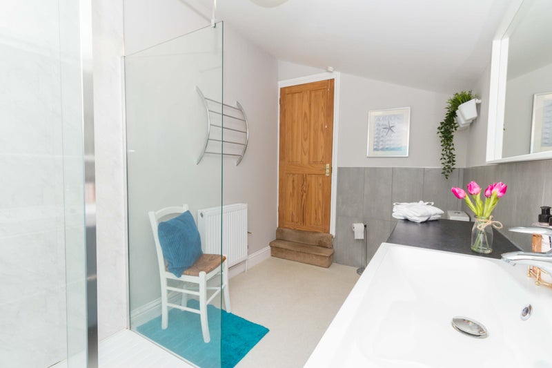 '20 off May rental Lower Caversham' Room to Rent from SpareRoom