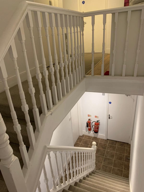 'Very Large double room to let in Staines, HMO' Room to Rent from SpareRoom