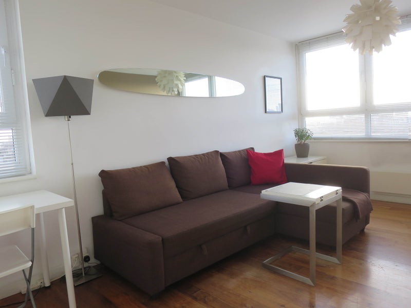 Photo 1: LIVNIG ROOM