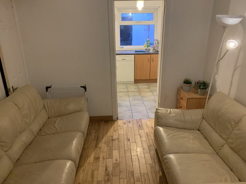 'Room available on Donnybrook ' Room to Rent from SpareRoom