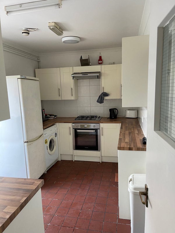 'Rooms in Yeovil' Room to Rent from SpareRoom