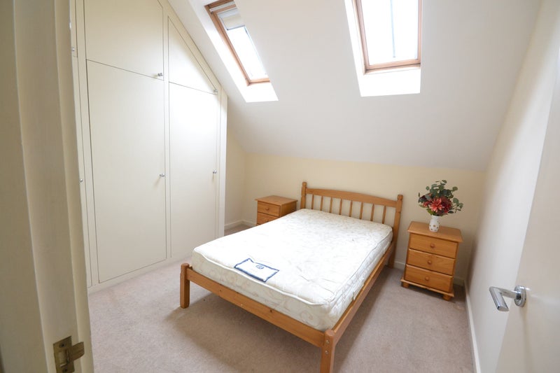 'Two Bedroom Ealing Common Great Location Zone 2 ' Room to Rent from