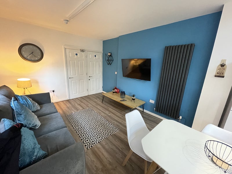 'Amazing Professional House Share Failsworth Pole' Room to Rent from SpareRoom