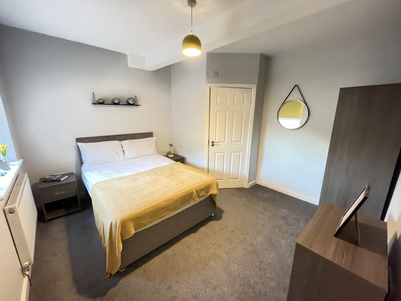 'Amazing Professional House Share Failsworth Pole' Room to Rent from SpareRoom