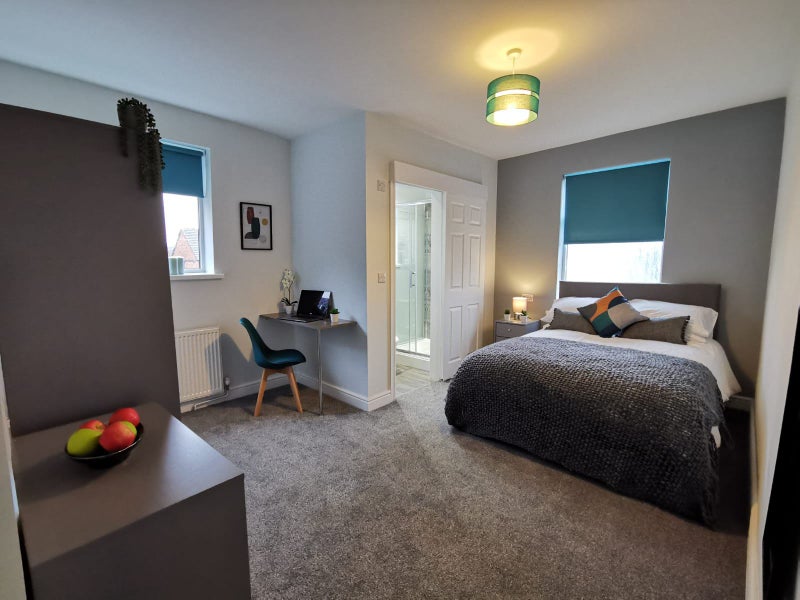 'New Ensuited Shared House, Great Grimsby Location' Room to Rent from