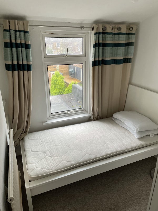 'Double Rooms Near Watford General Hospital ' Room to Rent from SpareRoom