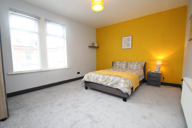Photo 1: Room 1