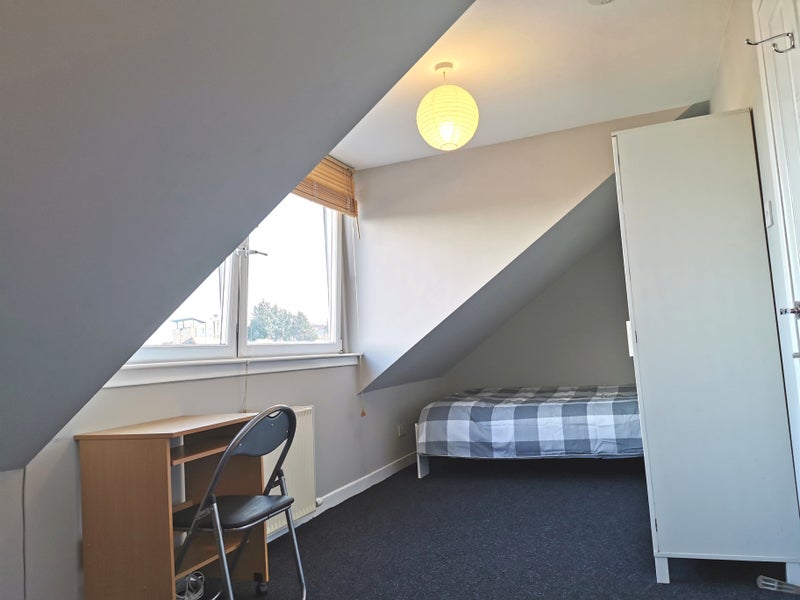 Photo 1: Large room with open outlook