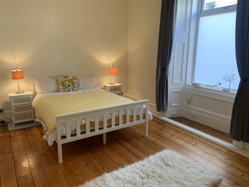 'Whole 2 bedroom flat in centre of Edinburgh ' Room to Rent from SpareRoom