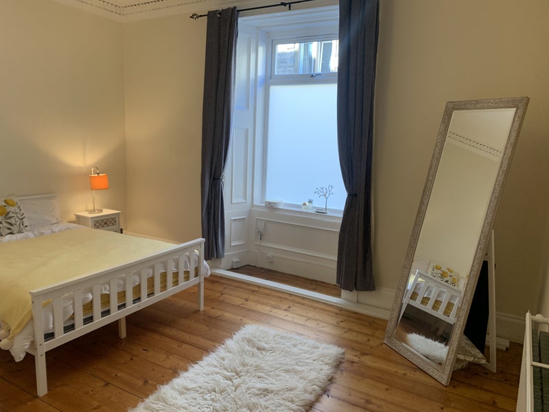 'Whole 2 bedroom flat in centre of Edinburgh ' Room to Rent from SpareRoom
