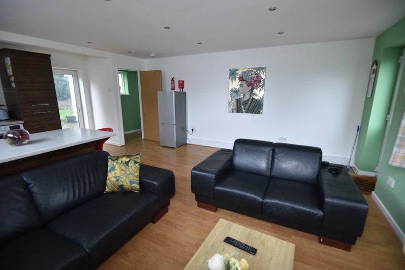 'Fully Furnished Room to Rent Roath/Cyncoed Cardiff' Room to Rent from