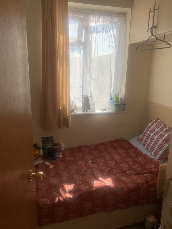 'Box room to let in Hounslow ' Room to Rent from SpareRoom
