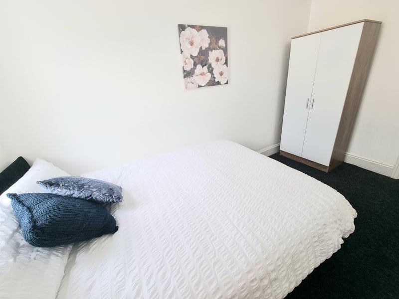 'Last Single Bedroom on Southall Broadway' Room to Rent from SpareRoom