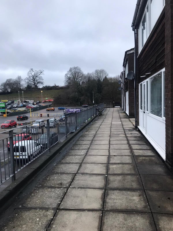 'Professional female to Rent in Tilehurst ,Reading' Room to Rent from SpareRoom