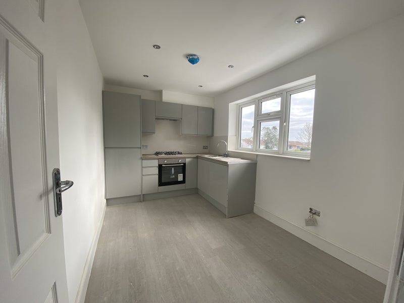 Photo 1: Kitchen/ dinning room