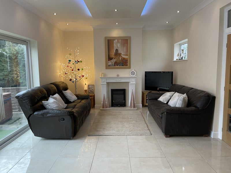 Photo 1: Shared lounge 