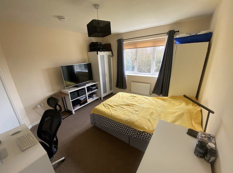 'All inclusive ensuite room Broadlands, Bridgend' Room to Rent from