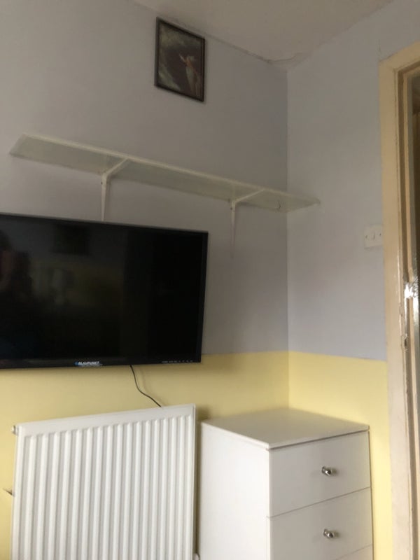 'Single rooms in family home Bletchley' Room to Rent from SpareRoom