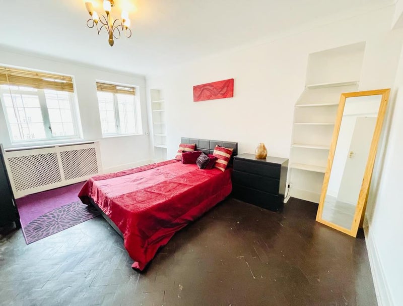 'Large and Bright Double Room Hammersmith ' Room to Rent from SpareRoom