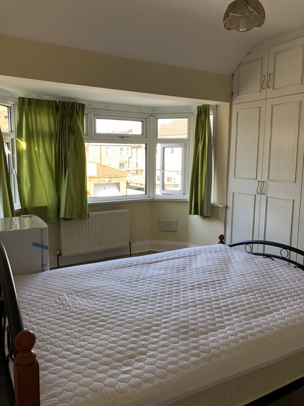 'Large Double Room For Rent In Hounslow Central' Room to Rent from