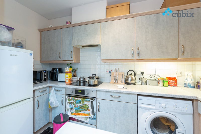 '1 Bed Flat right next to Elephant and Castle' Room to Rent from SpareRoom