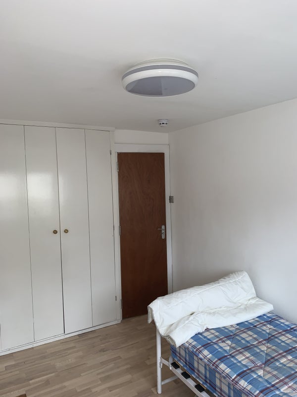 'Bright And Airy Double Room Redbridge ' Room to Rent from SpareRoom