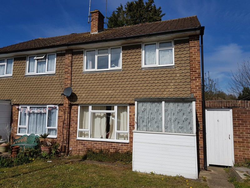 '5 bed house to let on Nobles Way, Egham' Room to Rent from SpareRoom