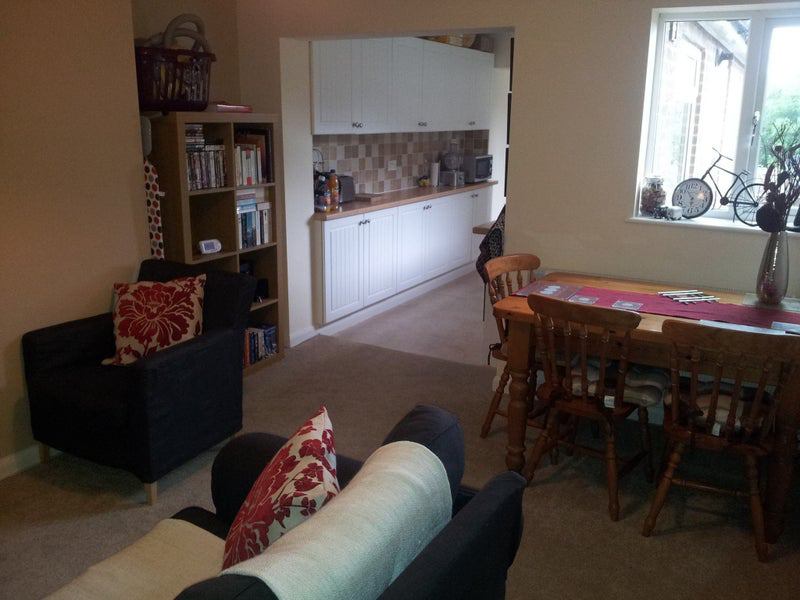 Photo 1: Lounge/diner