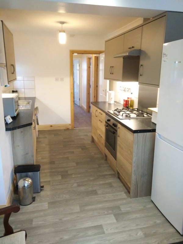 Photo 1: Kitchen