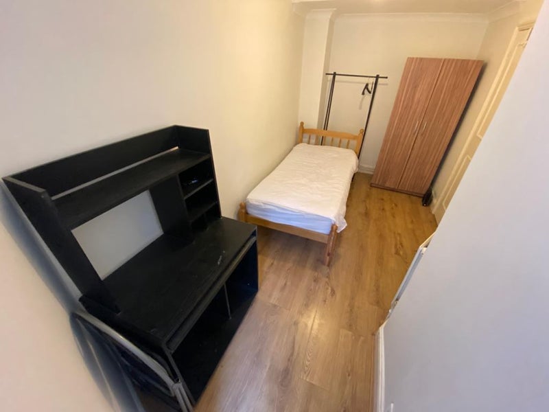 Photo 1: £208pw with all bills included