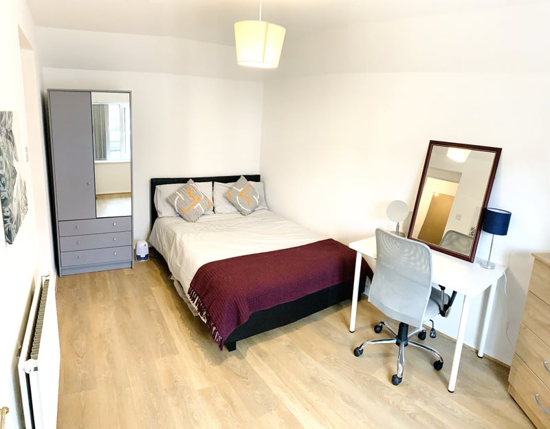 'The Best Home In Catford Rent Covers All Costs. ' Room to Rent from