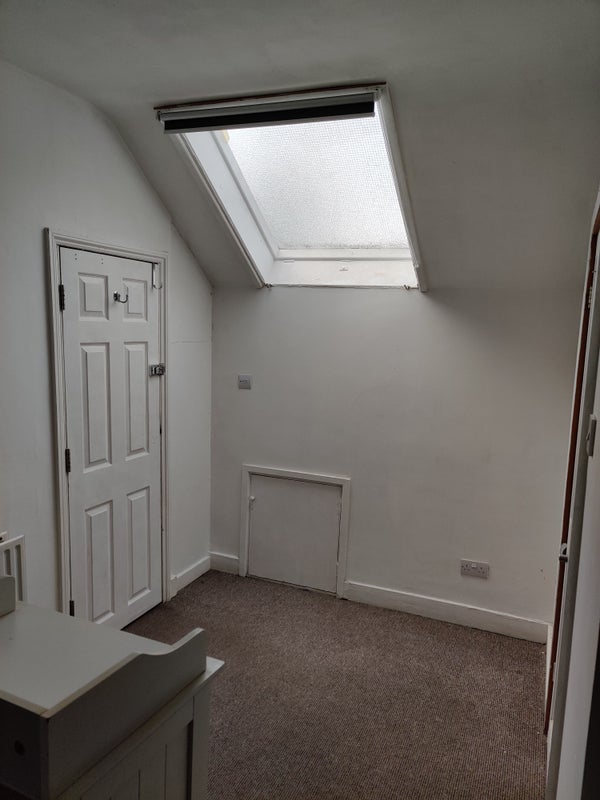 Photo 1: The room