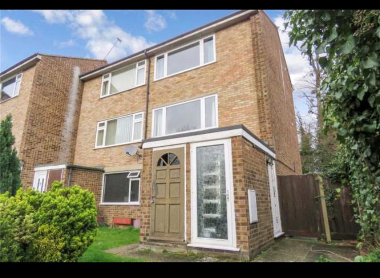 'Bright and spacious 2 bed in Royston ' Room to Rent from