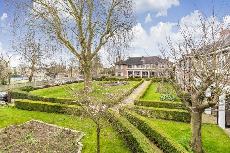 Photo 1: Communal Garden