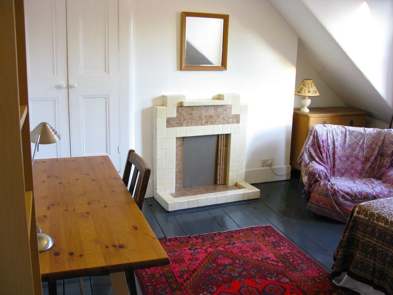 Photo 1: Room to rent