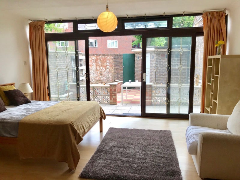 Photo 1: Bedroom