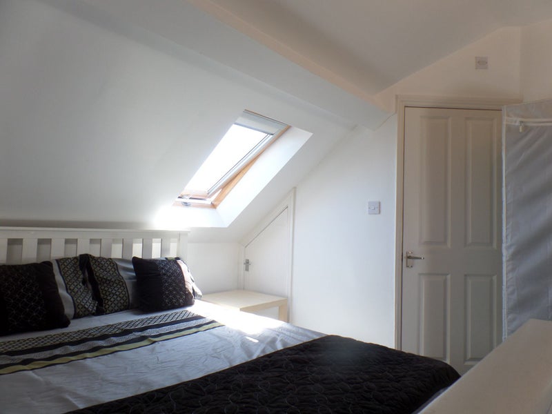 Photo 1: Large dual aspect attic room