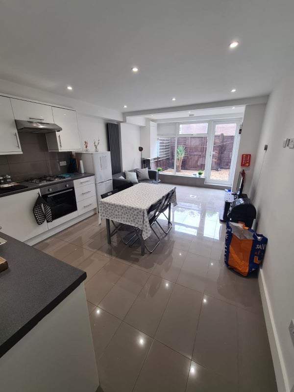 'Ensuite room for rent' Room to Rent from SpareRoom