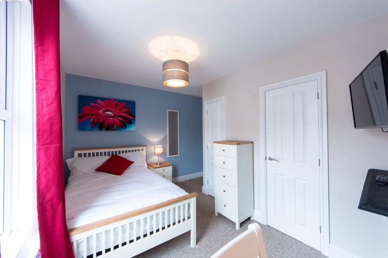 'Modern ensuite double room in Central Reading' Room to Rent from