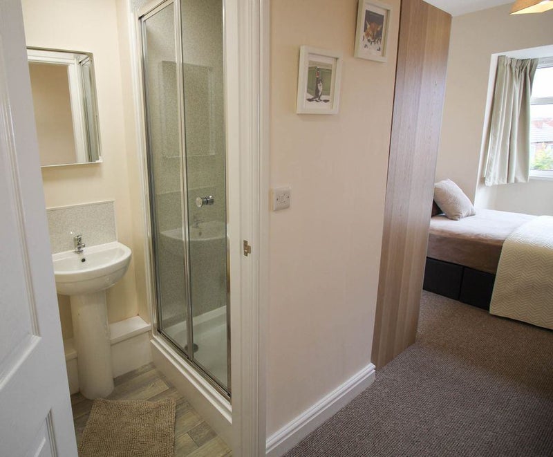 'Newly refurbished rooms available now in Skellow!' Room to Rent from