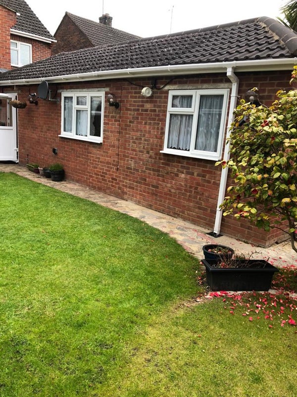 'Detached Annex/bungalow/flat in camberley' Room to Rent from SpareRoom