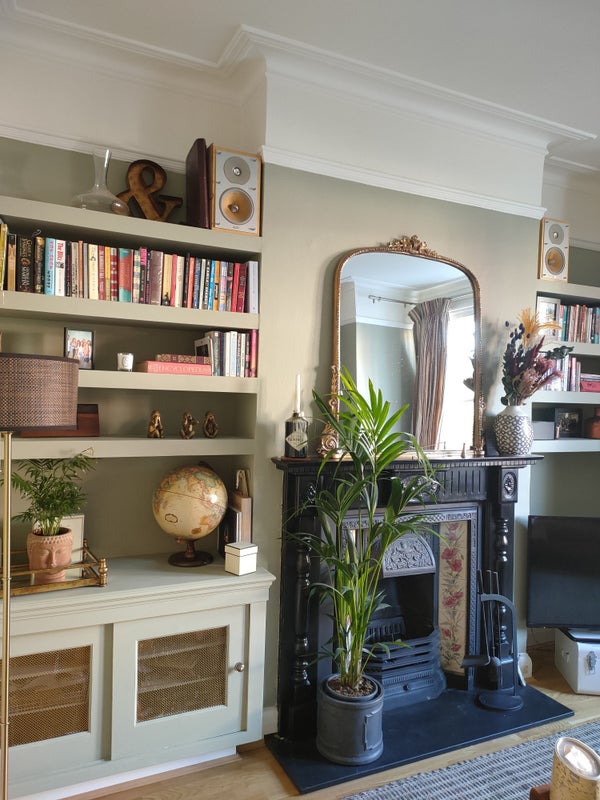 Photo 1: Living room