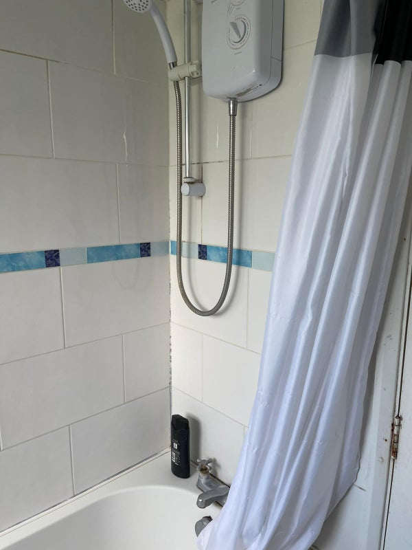 Photo 7: Bathroom 