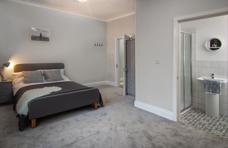 Photo 1: Room 4 - our extra large en-suite